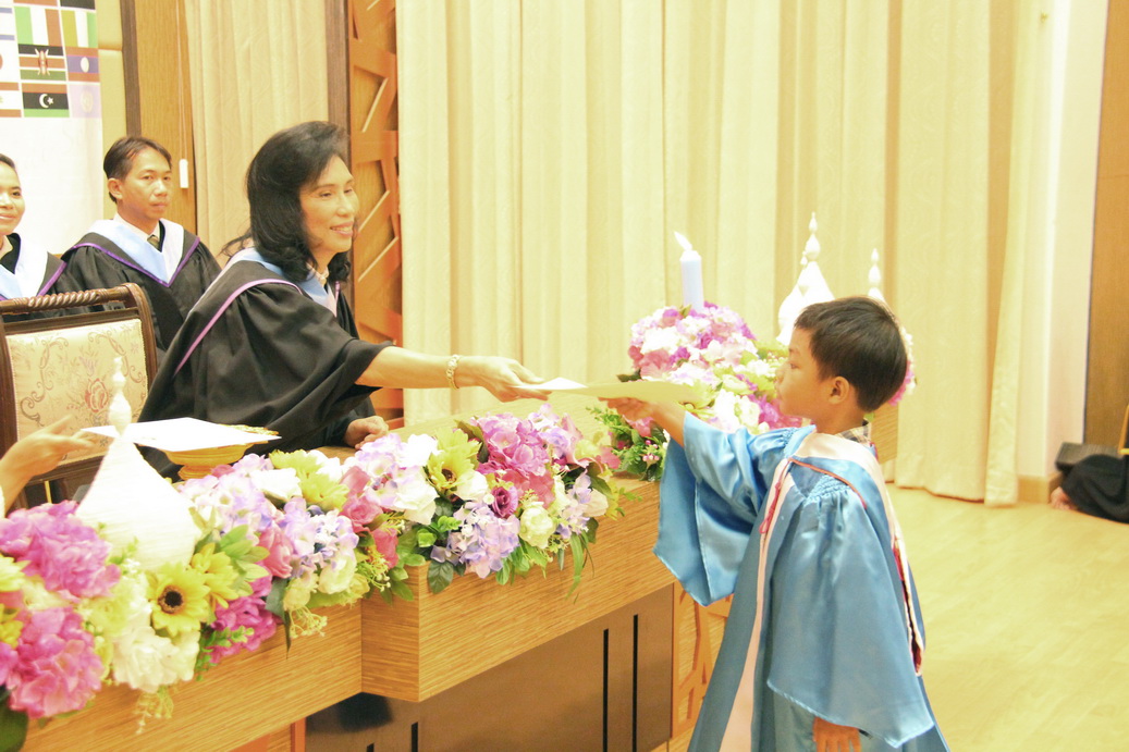 GraduatedAnubarn32013_233